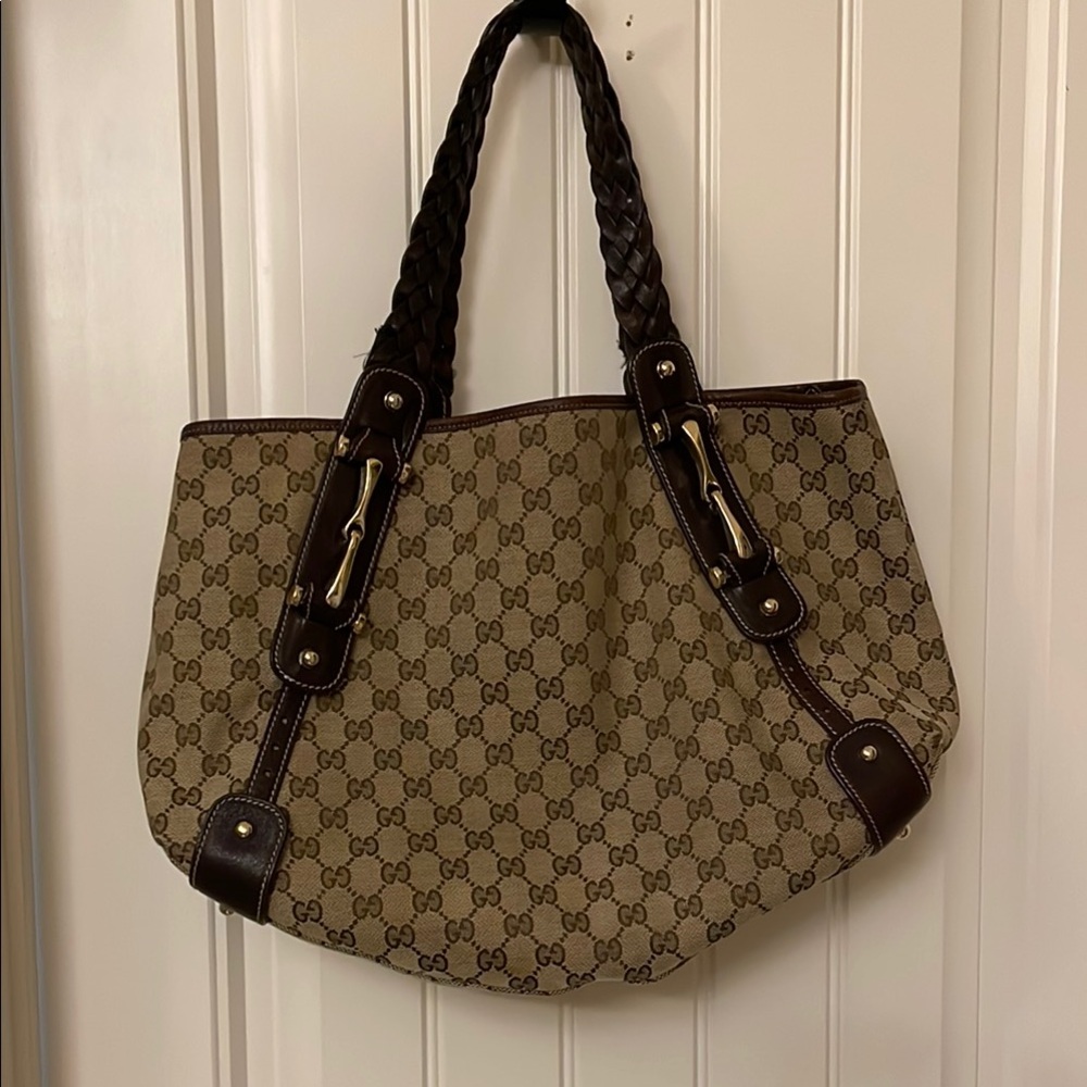 Gucci Brown Tote Bag with Iconic GG Pattern and Spacious Design